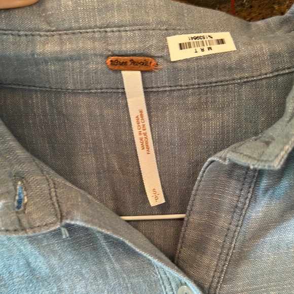 Free People button down with lacy back, women’s size small - Picture 4 of 8